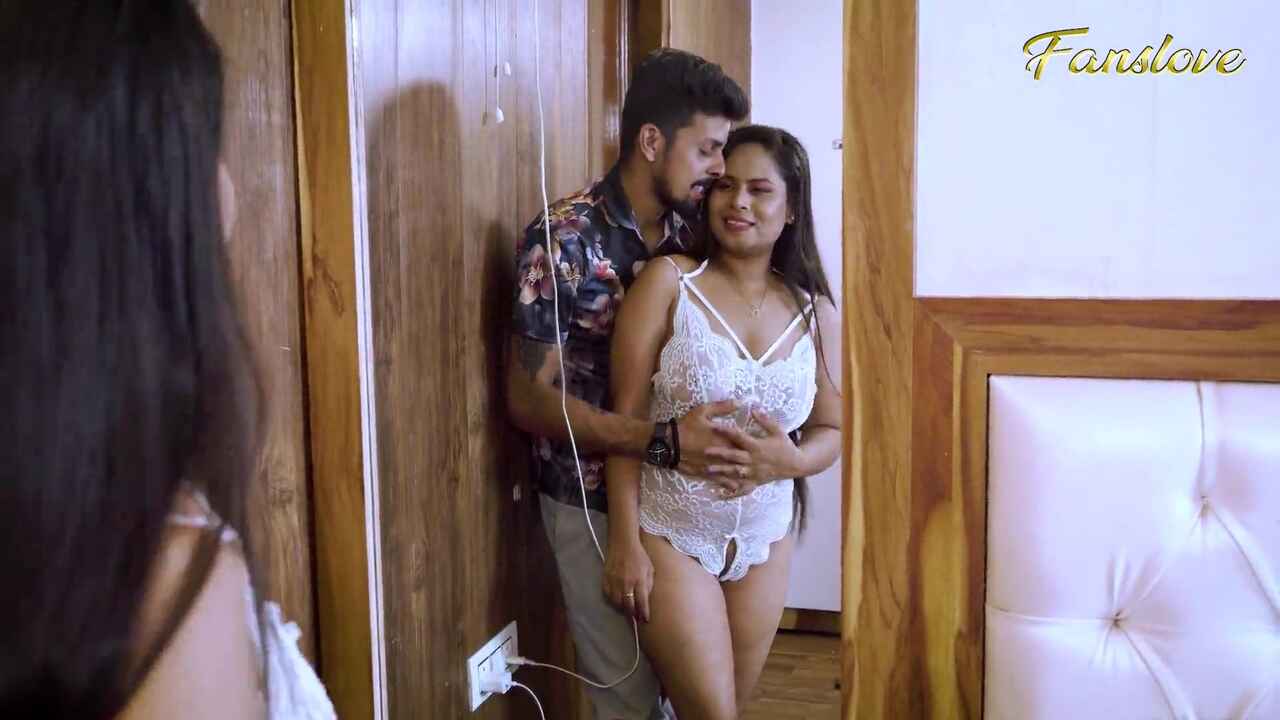 Desperate Wife 2024 Fanslove Hindi Desi XXX Video